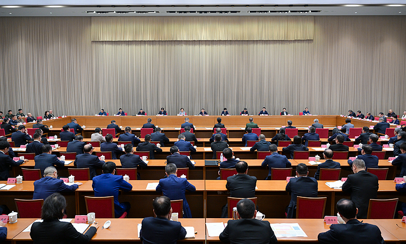 四川省学习贯彻习近平总书记在纪念中国工农红军长征胜利90周年大会上的重要讲话精神座谈会召开弘扬伟大长征精神走好新的长征路在新征程上奋力谱写中国式现代化四川新篇章王晓晖讲话 施小琳主持 田向利于立军出席「相关图片」