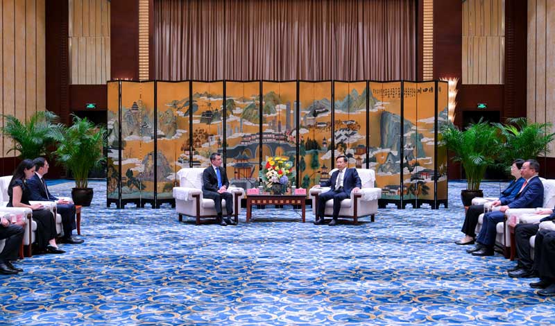 王晓晖施小琳会见厄瓜多尔总统诺沃亚「相关图片」