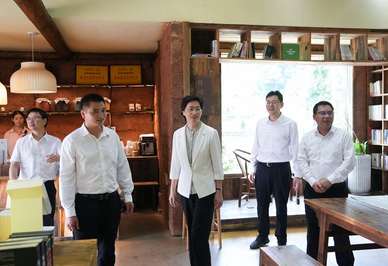 施小琳在眉山市调研时强调 保持高质量发展定力 推动经济持续向新向优向好发展「相关图片」