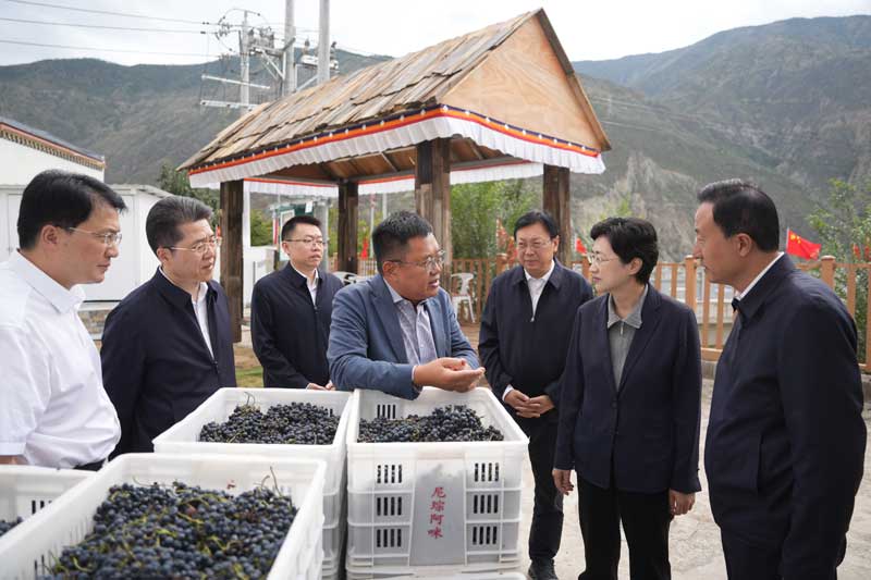 施小琳在甘孜州调研时强调锚定“十五五”发展目标任务扎实推动民族地区长治久安和高质量发展「相关图片」 施小琳在甘孜州调研时强调锚定“十五五”发展目标任务扎实推动民族地区长治久安和高质量发展「相关图片」